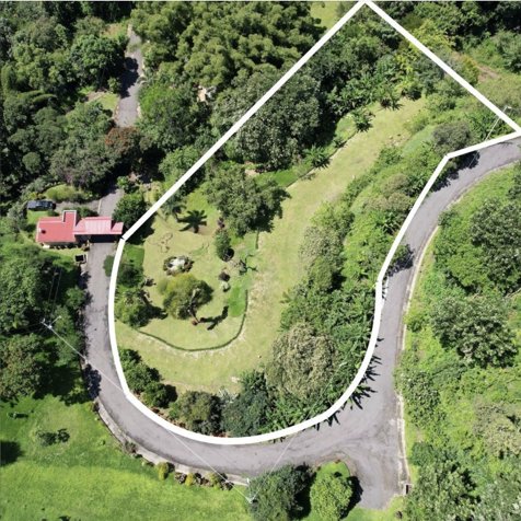 Espacioso Terreno en Entorno Privado y Natural en Atenas, Costa Rica en Atenas, Alajuela — $150,000