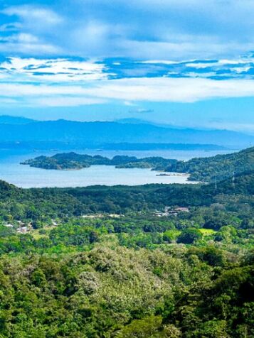 SE VENDE MEGA Y ESPECTACULAR FINCA EN PAQUERA, PUNTARENAS.  en Paquera, Puntarenas — $7,800,000