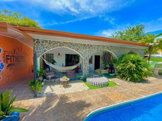 Hermoso Hostel en Jaco in Jacó, Garabito, Puntarenas — $650,000