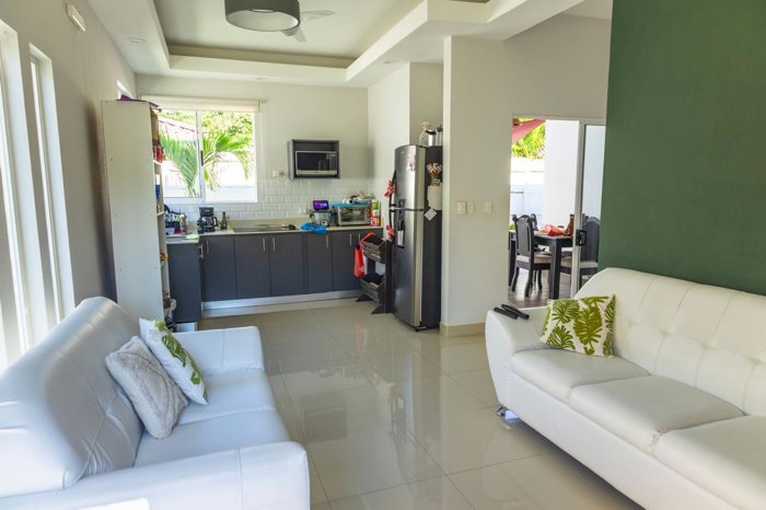 Se vende propiedad con 2 casas independientes, cerca Punta Leona (MV) en Tárcoles, Garabito, Puntarenas — ₡ 140 000 000 - Foto 2 de 10