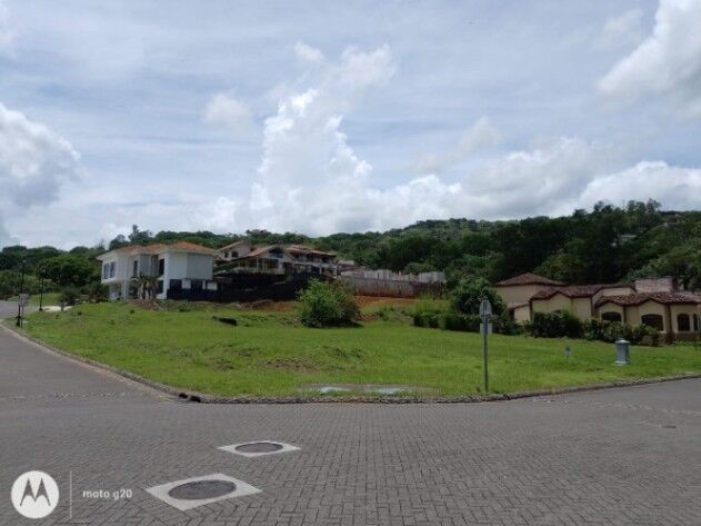 Se vende lote plano en Mora San José 25-1300 in Colón, Mora, San José — $140,000