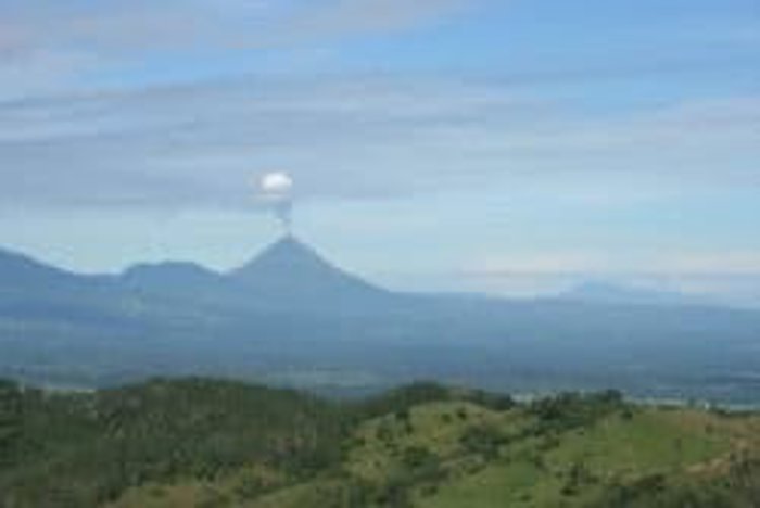 Espectacular finca con cascada natural y vista al Volcán Arenal en Venecia, San Carlos, Alajuela — $448,600 - Foto 2 de 10