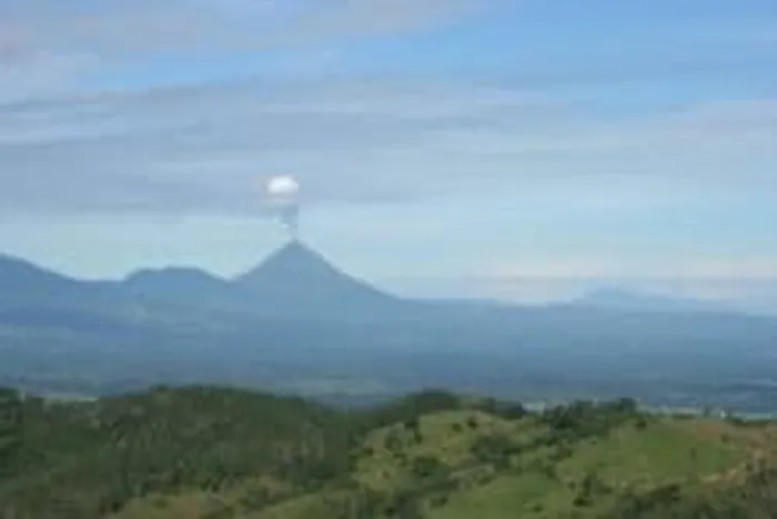 Espectacular finca con cascada natural y vista al Volcán Arenal en Venecia, San Carlos, Alajuela — $448,600 - Foto 2 de 10