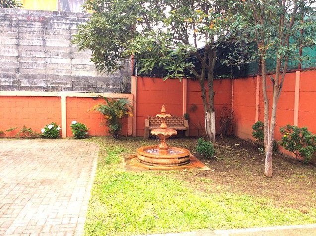 Casa en venta en Granadilla Norte, Curridabat in Granadilla, Curridabat, San José — ₡ 169 000 000