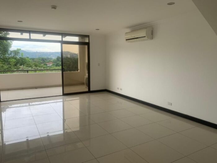 APARTAMENTO EN VENTA EN SANTA ANA en Uruca, Santa Ana, San José — $260,000