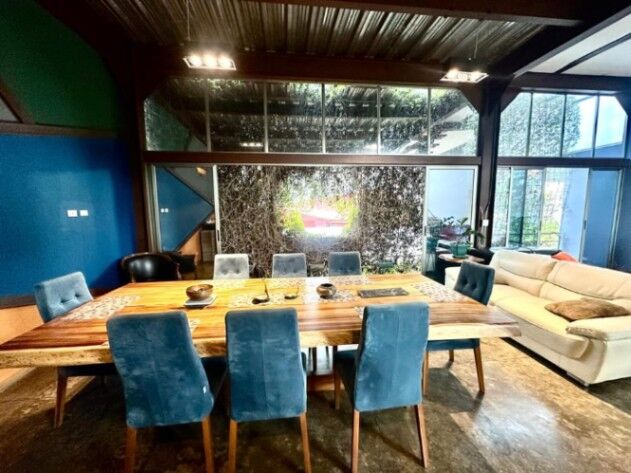 VENDO CASA+4 APTOS EN MORAVIA-SAN JOSÉ. in San Vicente, Moravia, San José — $600,000