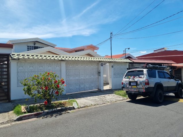 Se vende casa en Guadalupe en Guadalupe, Goicoechea, San José — $175,000