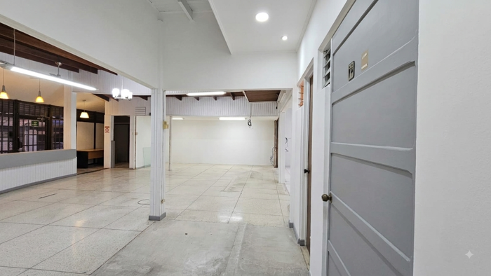Alquiler de local comercial San Pedro Barrio la Granja en San Pedro, Montes De Oca, San José — $1,900 - Foto 3 de 5