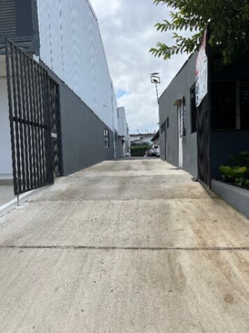 Bodega-ofi en alquiler . in Mata Redonda, San José — ₡ 3 500 000
