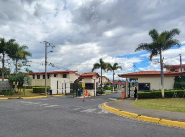 CASA EN VENTA, SAN RAFAEL DE HEREDIA, COD#26-222 in San Josecito, San Rafael, Heredia — ₡ 92 000 000