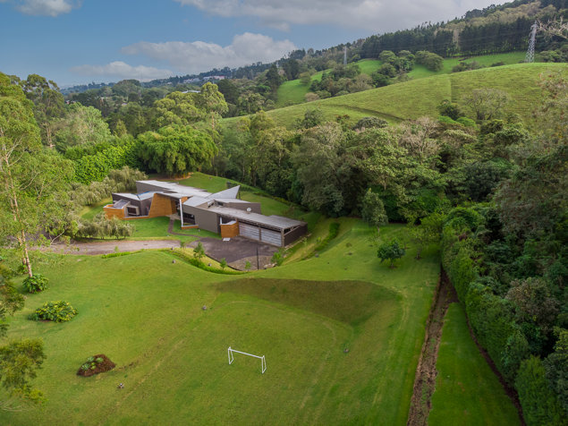 Casa contemporánea en venta Dulce Nombre, La Unión **2321 en Dulce Nombre, La Unión, Cartago — $1,650,000