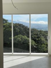 Venta casa Guachipelín Escazú Elegancia Vista y Exclusividad in San Rafael, Escazú, San José — $800,000 - Photo 5 of 16