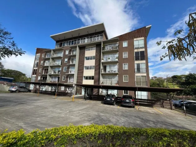 Venta apartamento moderno con patio y 2 parqueos #25-1267 GS in San Pablo, Heredia — $137,000