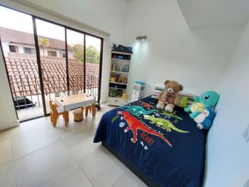 Venta de Casa de 3 Niveles en Pozos de Santa Ana. RAH 26-1497 en Pozos, Santa Ana, San José — $265,000 - Foto 5 de 20