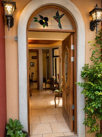 SE VENDE CASA EN CONDOMINIO BOUTIQUE, LINDORA, SANTA ANA in Santa Ana, San José — $360,000 - Photo 2 of 21