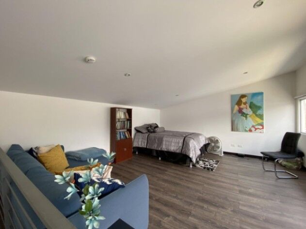 Fino y acogedor apartamento para que viva en unas de las mejores zonas de CR en Santa Ana, San José — $177,000