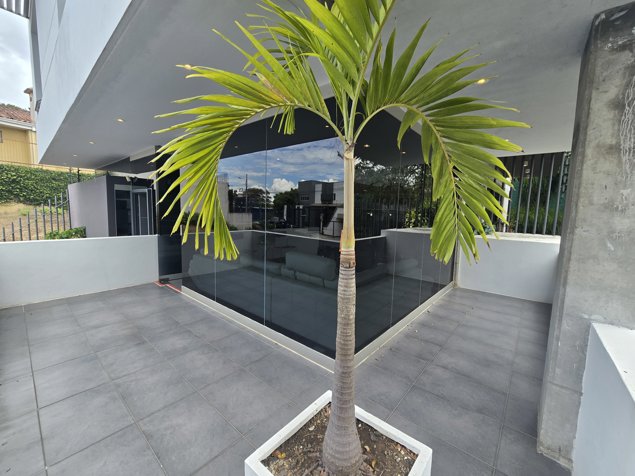 VENTA CASA MODERNA OMEGA, FRENTE COLEGIO SAINT CLARE, LA UNIÓN (jk) in San Juan, La Unión, Cartago — ₡ 278 000 000 - Photo 3 of 27