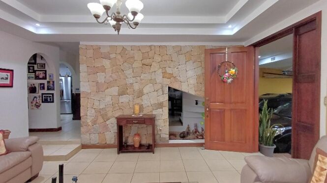 Casa en Venta – Pinares de Curridabat en Curridabat, San José — $310,000