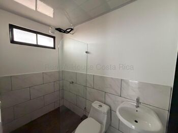 Casa independiente en venta, Tibas, Costa Rica en San Juan, Tibás, San José — 79 900 000 ₡ - Foto 4 de 12