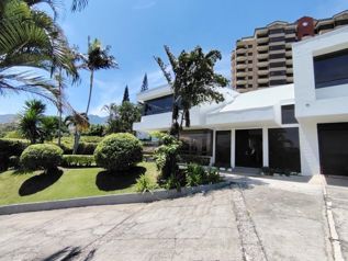 Venta Casa San Rafael Escazú en San Rafael, Escazú, San José — $1,070,000 - Foto 2 de 16