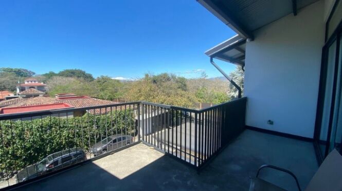 Venta de Casa de 3 Niveles en Piedades de Santa Ana. RAH 27-132 en Piedades, Santa Ana, San José — $245,000
