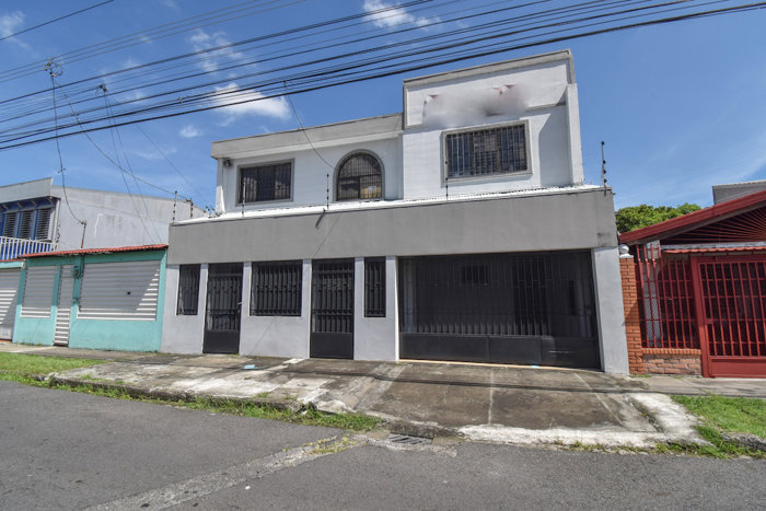 Edificio Comercial de 480m2 en San Sebastián in San Sebastián, San José — $395,000