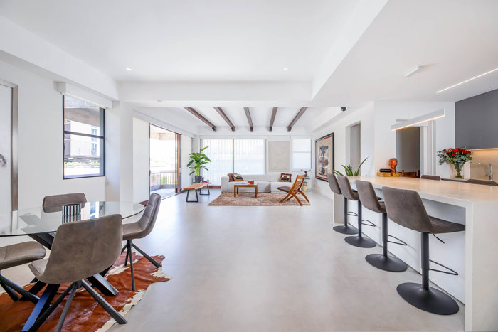 Apartamento de Lujo Remodelado en Rohrmoser con Balcón en Pavas, San José — $670,000 - Foto 3 de 24