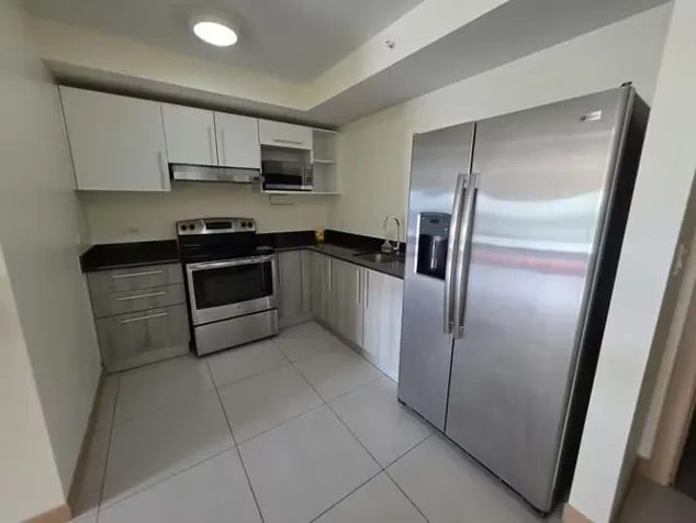 Alquiler de Apartamento Amueblado /  Heredia en Ulloa, Heredia — $1,100 - Foto 3 de 7