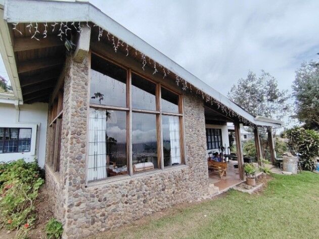 Venta de Casa en lote de 3838 m2 en San Nicolas Cartago en San Nicolás, Cartago — ₡ 192 000 000 - Foto 2 de 19