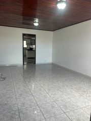 VENTA DE CASA, SAN JOSÉ, GUADALUPE, EL CARMEN, URB.BERNARDO IGLESIAS. en Guadalupe, Goicoechea, San José — 90 000 000 ₡ - Foto 5 de 17