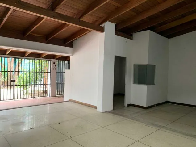 Casa en venta Sabana sur, ideal para oficinas o apartamentos in Pavas, San José — $590,000