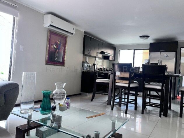 Alquiler de Casa de 3 Habitaciones en Pozos de Santa Ana 26-1795 en Pozos, Santa Ana, San José — ₡ 650 000
