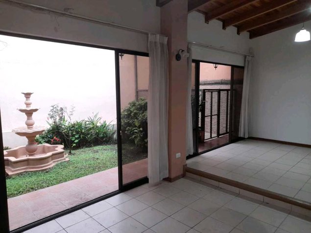 VENDO PROPIEDAD CON 3 CASAS, BARRIO GONZÁLEZ LAHMANN in Catedral, San José — $440,000
