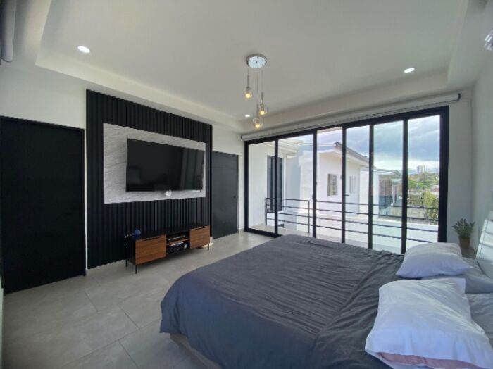Venta Casa Bello Horizonte 26-522 en San Rafael, Escazú, San José — $335,000