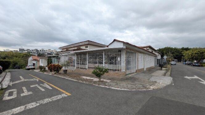 VENTA DE PROPIEDAD CON INGRESOS ACTIVOS. 6 APARTAMENTOS ALQUILADOS TODOS. in San Rafael, Escazú, San José — $600,000