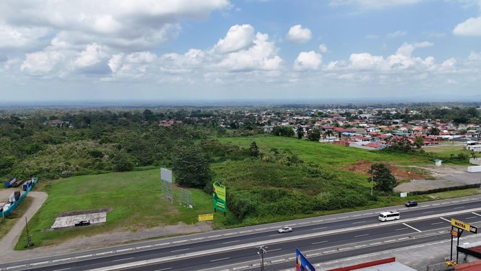 VENTA DE FINCA ALTA DENSIDAD Y COMERCIAL, LIMÓN, GUÁPILES en Guápiles, Pococí, Limón — $5,484,464