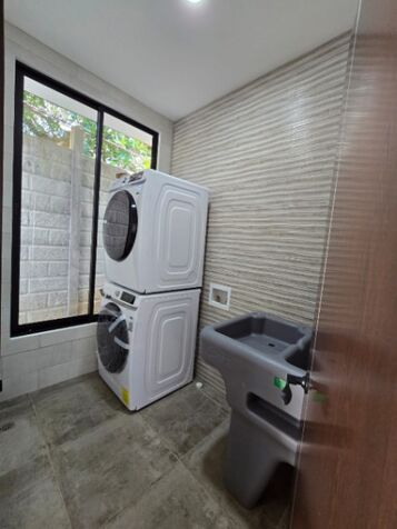 CASA EN VENTA en San José, Atenas, Alajuela — $210,000