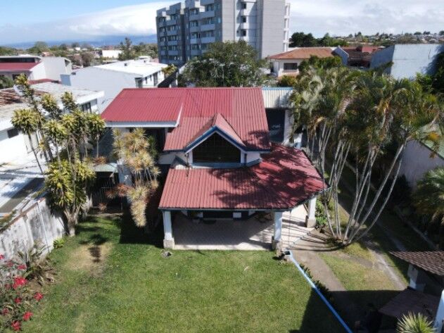 Venta de casa con uso de suelo Mixto en Altamonte Curridabat in Granadilla, Curridabat, San José — ₡ 175 000 000