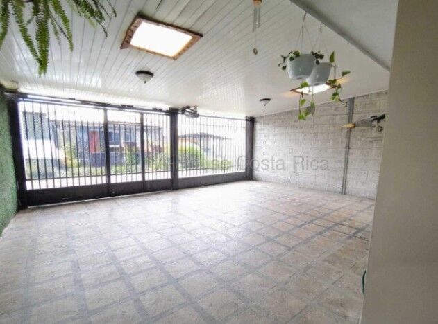 VENTA DE HERMOSA CASA EN LA GUÁCIMA DE ALAJUELA.  en Guácima, Alajuela — ₡ 67 500 000