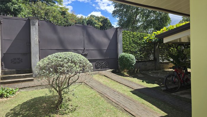 Casa en Venta en Santa Ana, Lindora. Uso Mixto. 5PVV9681311 in Pozos, Santa Ana, San José — ₡ 139 000 000 - Photo 3 of 11