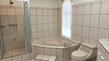 CASA EN VENTA, SAN RAFAEL DE HEREDIA,$250.000 COD#25-1781 en San Josecito, San Rafael, Heredia — $250,000 - Foto 4 de 8