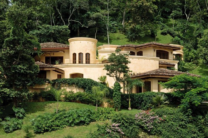 VENTA DE CASA Y APARTAMENTO, SANTA ANA, ECORESIDENCIAL VILLA REAL in Santa Ana, San José — $1,850,000