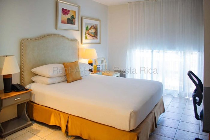 Alquiler de Apartamento AMUEBLADO en LA SABANA-Mata Redonda-San José. RAH 27-57 en Mata Redonda, San José — ₡ 325 000