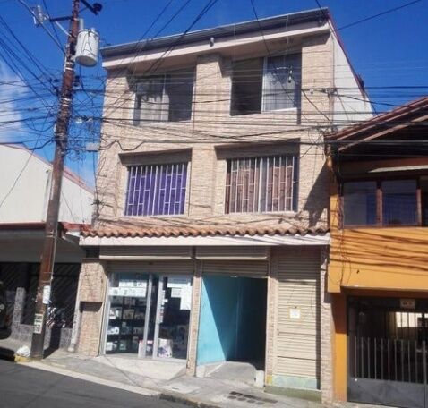 Se venden 2 apartamentos y 2 locales en Heredia Centro 23-1501 in Heredia — ₡ 180 000 000
