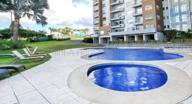 Apartamento en venta en La Sabana con doble altura y amenidades #26-1685 GS in Merced, San José — $175,000