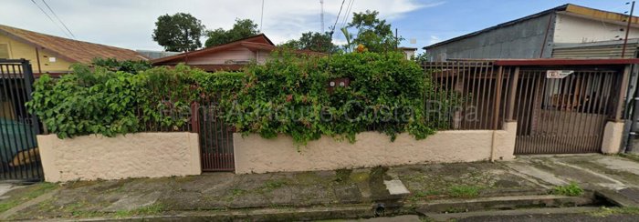 Venta de Propiedad en el Centro de Curridabat. RAH 27-391 en Curridabat, San José — $320,000