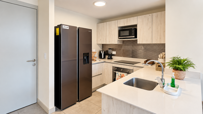 Apartamento Amueblado En Alquiler En Núcleo Sabana, San José en Merced, San José — $1,100 - Foto 2 de 23