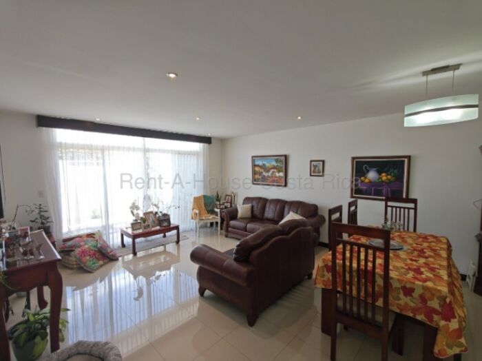 Venta casa moderna en condominio con patio amplio y vistas espectaculares #26-1886 GS en San Vicente, Moravia, San José — $220,000