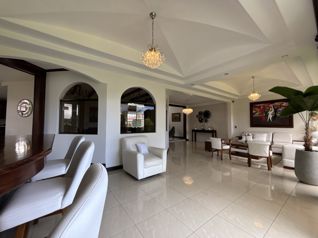 VENTA DE CASA EN RESIDENCIAL LOMAS DEL ZURQUÍ, SAN ISIDRO, HEREDIA in San José, San Isidro, Heredia — $793,000 - Photo 5 of 33