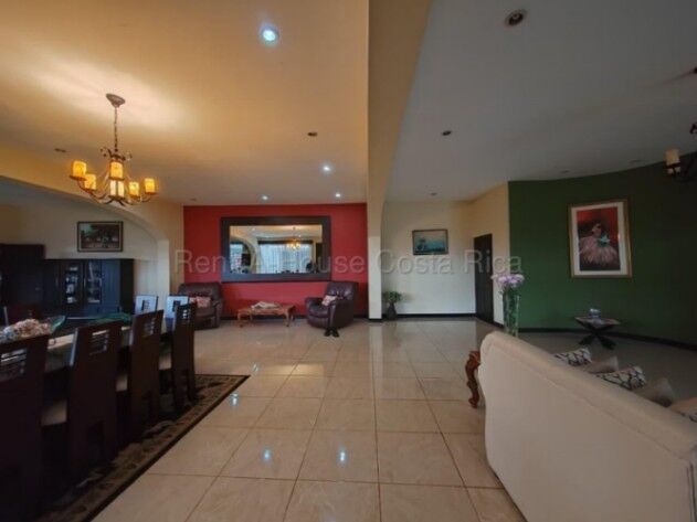 Venta de Bodega+3 Viviendas Independientes en Granadilla de Curridabat.  in Granadilla, Curridabat, San José — $1,600,000